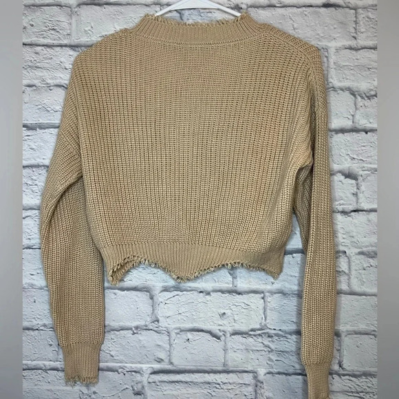 Dance & Marcel women’s beige cropped sweater size S/M. - Picture 4 of 8